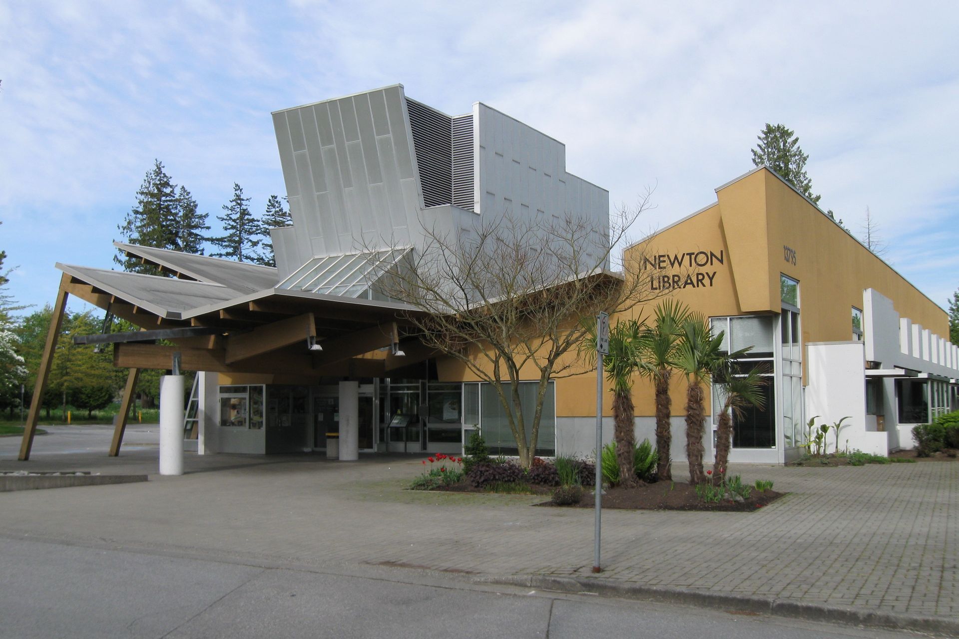 Newton branch of Surrey Libraries with its sculptural roof
