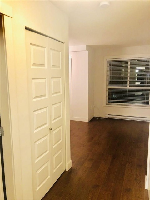 717 13883 Laurel Drive, Surrey: photo 5 of 9