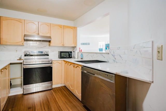 204 10721 139 Street, Surrey: photo 4 of 16